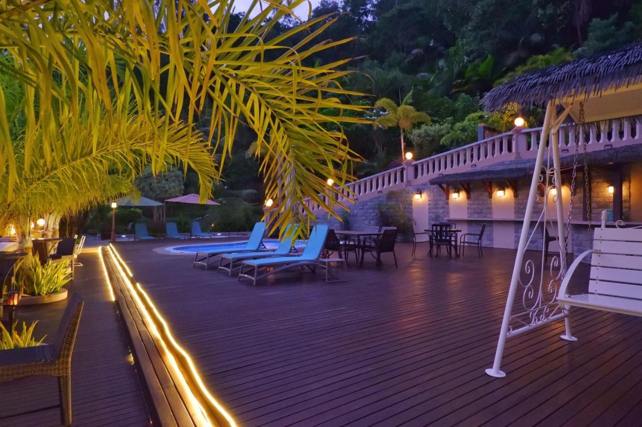 Hotel Ocean Terrace à Anse Royale Extérieur photo